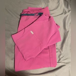 FIGS Bright Fuchsia🩷